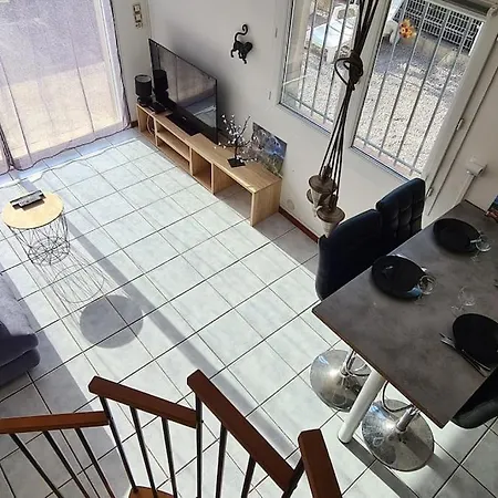 Apartment Proche Avec Jardin,place Parking. *
