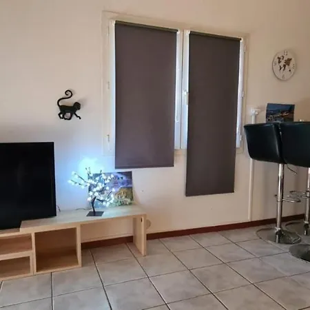 Proche Avec Jardin,place Parking. Apartment *
